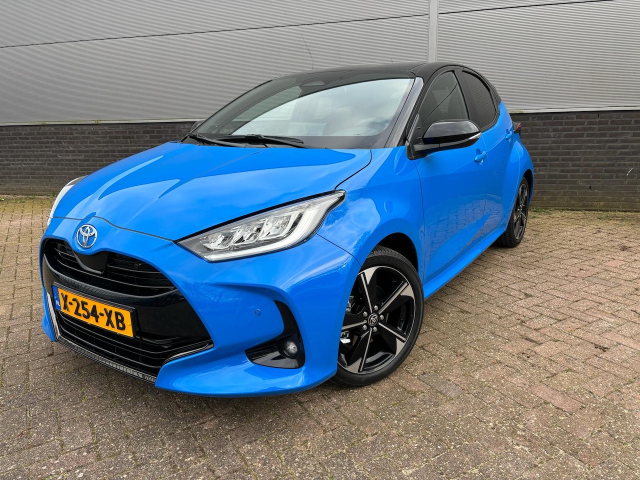 Toyota Yaris - Hybrid 130 PK Launch Edition | Dode hoek detectie | Navigatie | Parkeersensoren | Stoel-en - AutoWereld.nl