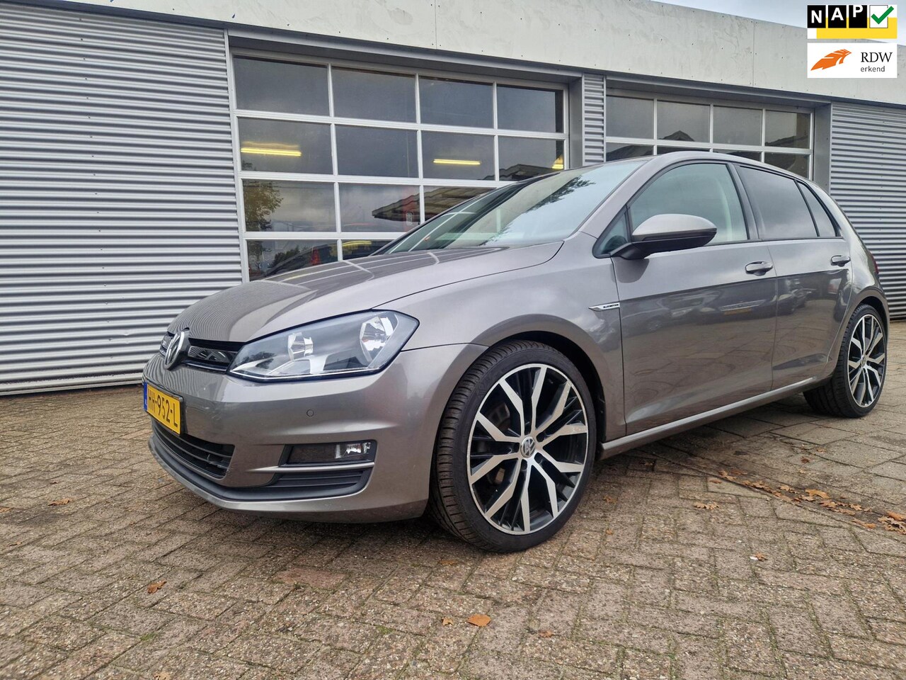 Volkswagen Golf - 1.0 TSI Business Edition Connected 1.0 TSI Business Edition Connected - AutoWereld.nl