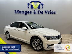 Volkswagen Passat - 1.4 TSI GTE Connected Series Airco ECC | LED | Navigatie | Cruise Control | Trekhaak | App