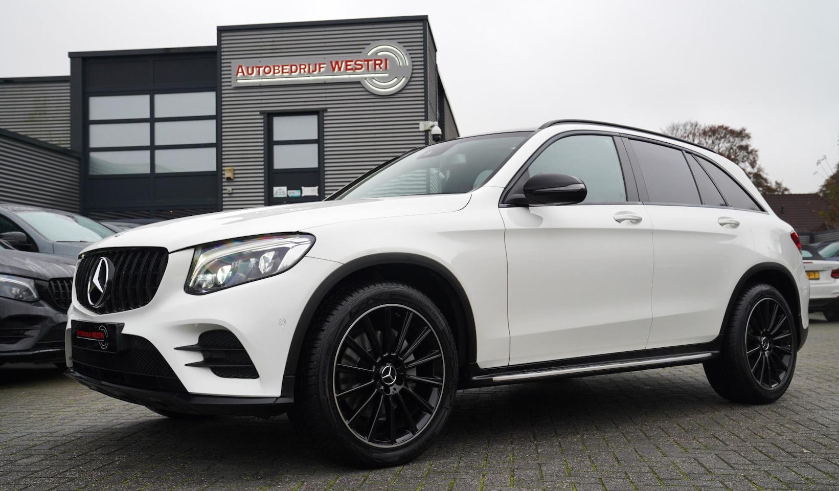 Mercedes-Benz GLC-klasse - 300 4MATIC | Panorama | Burmester | Trekhaak | Luxe Leder | Sfeerverlichting | Camera | 24 - AutoWereld.nl