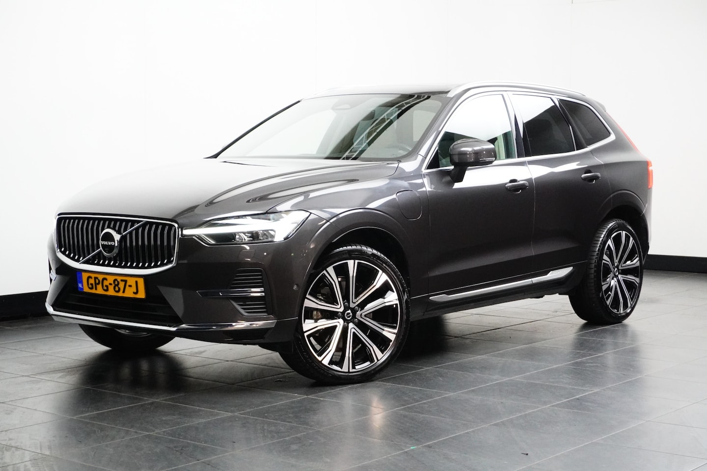 Volvo XC60 - 2.0 Recharge T6 AWD Plus Bright | Massage | 21" | 360 Camera | Harman/Kardon | - AutoWereld.nl