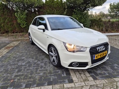 Audi A1 - 1.6 TDI Attraction S-line