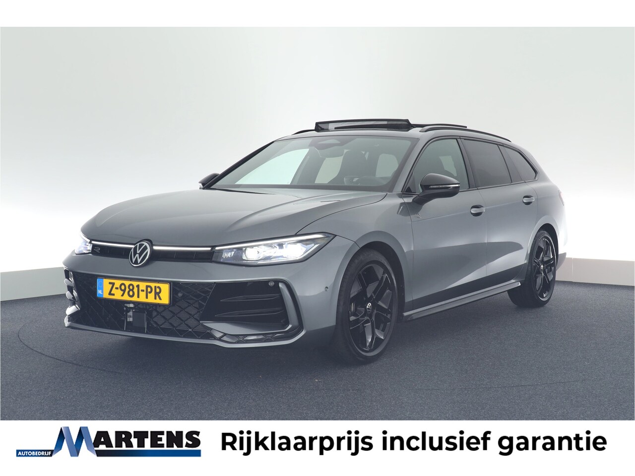 Volkswagen Passat Variant - 1.5 eTSI 150pk DSG R-Line Business Black Style Trekhaak Camera Panoramadak Massage Stoelve - AutoWereld.nl