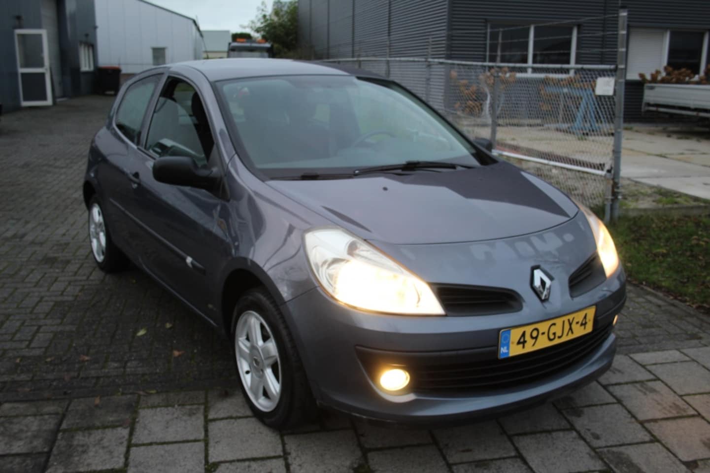 Renault Clio - 1.2-16V Special Line ac trekh mooi! - AutoWereld.nl