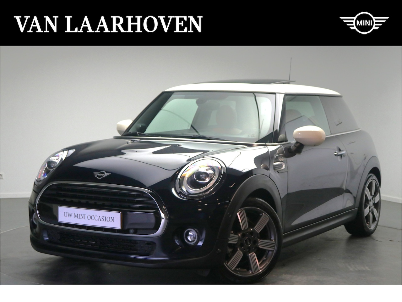 MINI Cooper - Hatchback 60 Years Chili Automaat / Panoramadak / Stoelverwarming / LED / Harman Kardon / - AutoWereld.nl