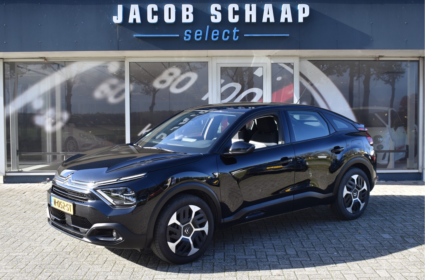 Citroën C4 - 1.2 Puretech Feel / Clima / Navi / Apple Carplay / LED - AutoWereld.nl