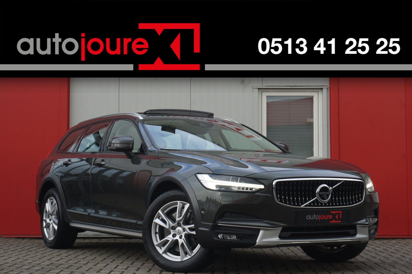 Volvo V90 Cross Country - 2.0 D5 Pro AWD | Panoramadak | HUD | ACC | B&W | 360° Camera | Leder | Origineel NL | - AutoWereld.nl