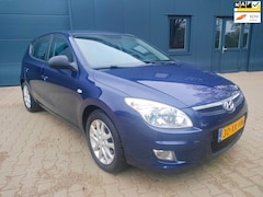 Hyundai i30 - 1.6i Dynamic Luxe Lage KM NAP Airco