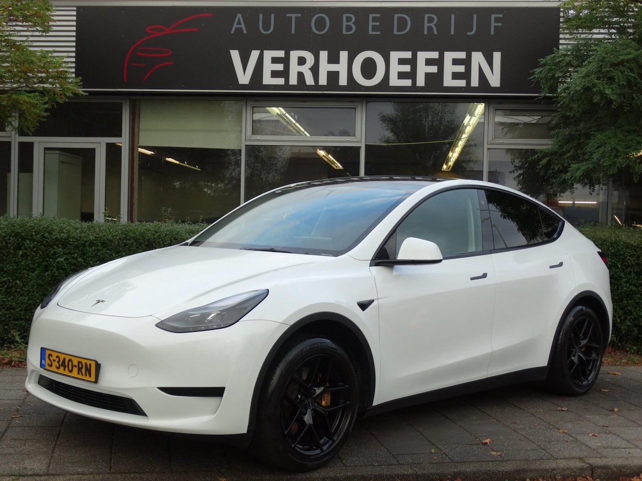 Tesla Model Y - RWD 58 kWh - INCL BTW - 1E EIG - AUTO PILOT - PARK CAMERA !! - AutoWereld.nl