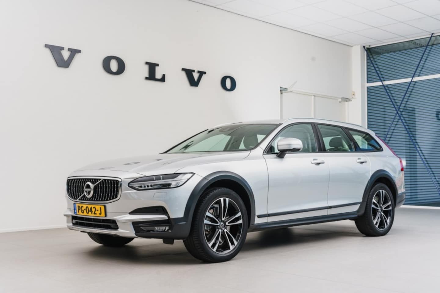 Volvo V90 Cross Country - T5 AWD Pro Inscription - AutoWereld.nl