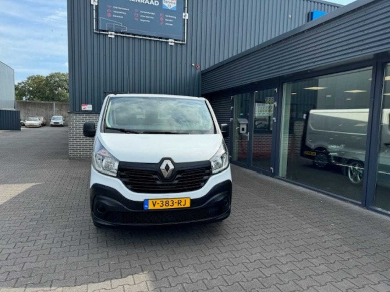 Renault Trafic - 1.6 DCI T27 L1H1 COM NAV/3ZITS/PDC/NAP /TREKH/AIRCO/CRUISE - AutoWereld.nl