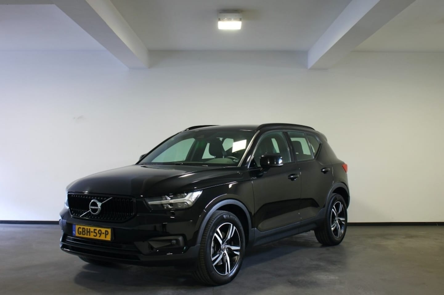 Volvo XC40 - 2.0 T4 R-Design 2.0 T4 R-DESIGN - AutoWereld.nl