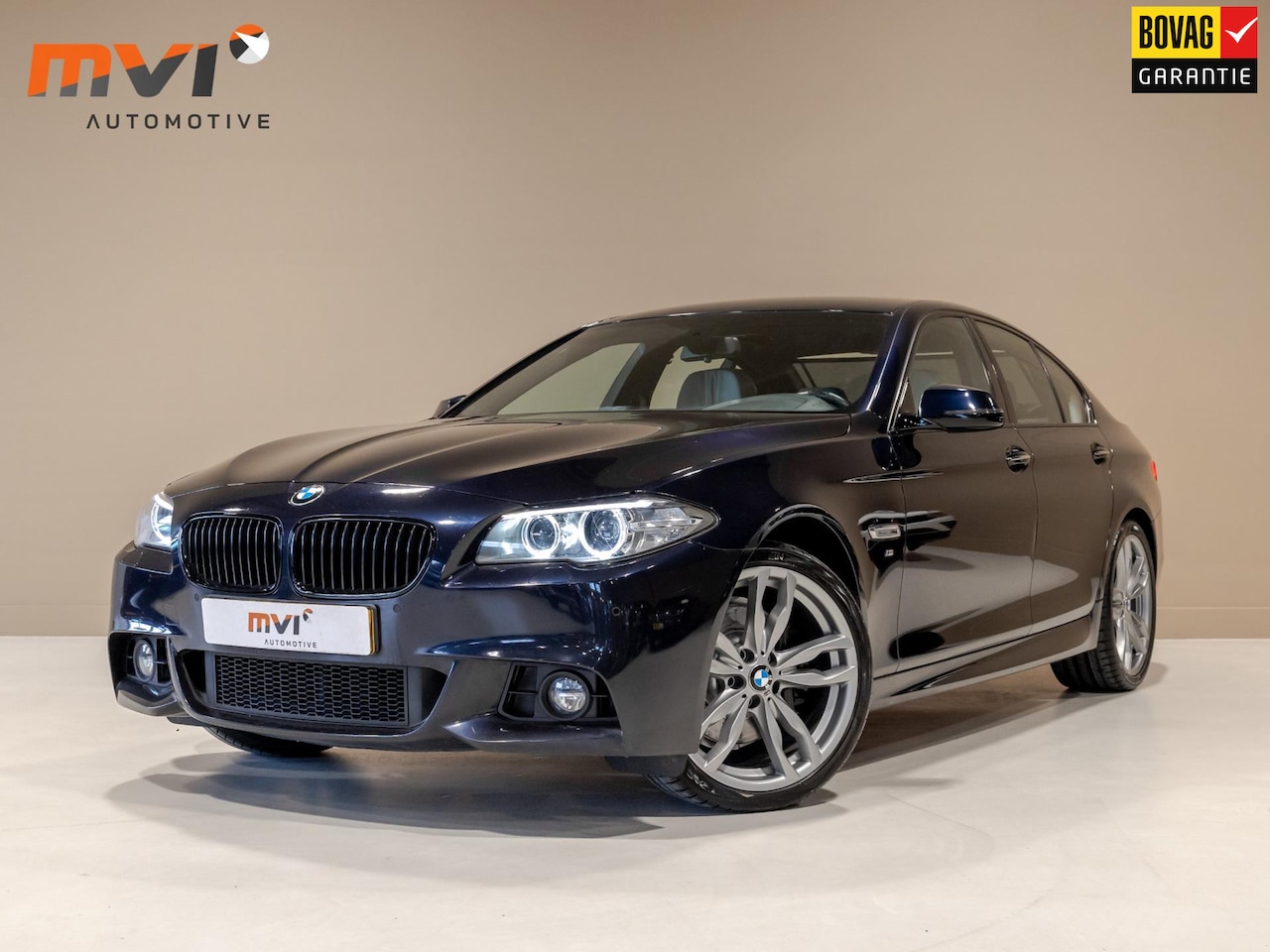 BMW 5-serie - 528i M Pakket / 245pk / Leder / M-Stuurwiel / Leder / Cruise - AutoWereld.nl