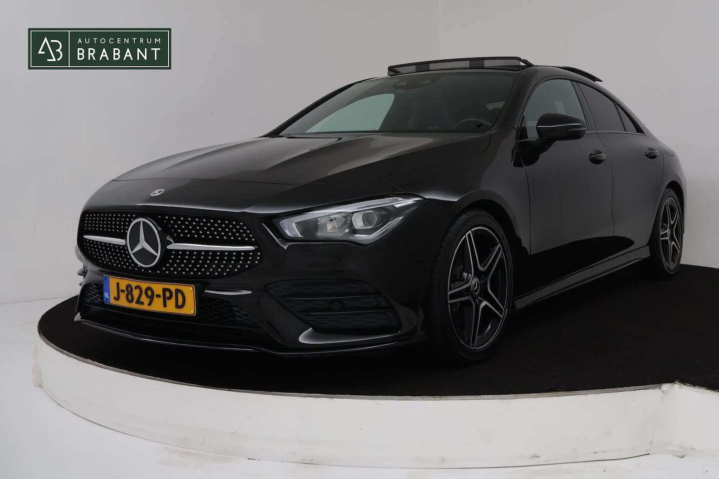 Mercedes-Benz CLA-Klasse - 180 Business Solution AMG Automaat (CAMERA, PANO, SFEERV, STOELV, NAVI, PDC, NL-AUTO, GOED - AutoWereld.nl