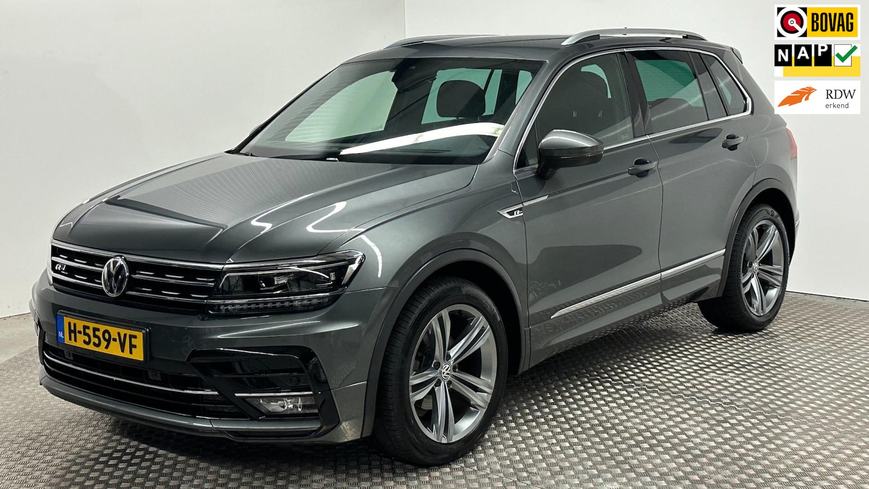 Volkswagen Tiguan - 1.5 TSI ACT R-Line automaat benzine navigatie trekhaak parkersensoren led+ cruisecontrole - AutoWereld.nl