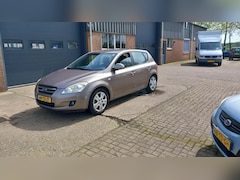 Kia Cee'd - 1.4 X-ecutive ecc airco