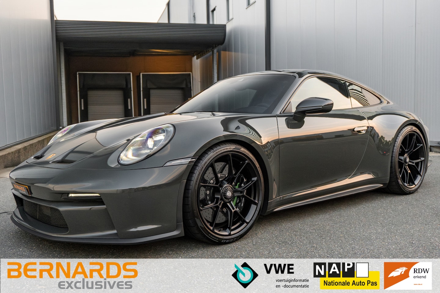 Porsche 911 - (992) GT3 Touring PDK - PTS Slate Grey - Akrapovic - PCCB - AutoWereld.nl