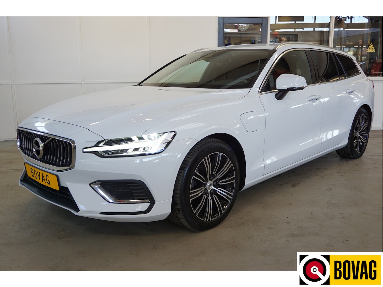 Volvo V60 - 2.0 T6 Recharge AWD Inscription Trekhaak - Pilot Assist - AutoWereld.nl