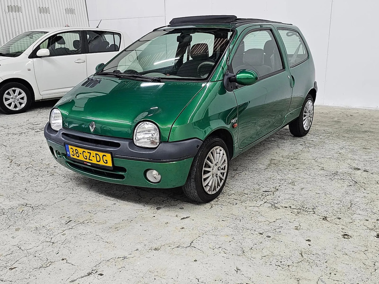 Renault Twingo - 1.2 Cinétic Quickshift 5 1.2 Cinétic Quickshift 5 - AutoWereld.nl