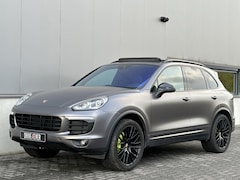 Porsche Cayenne - 3.0 S E-Hybrid Pl Ed FULL MATT GREY PANO NAVI CR CONTROL