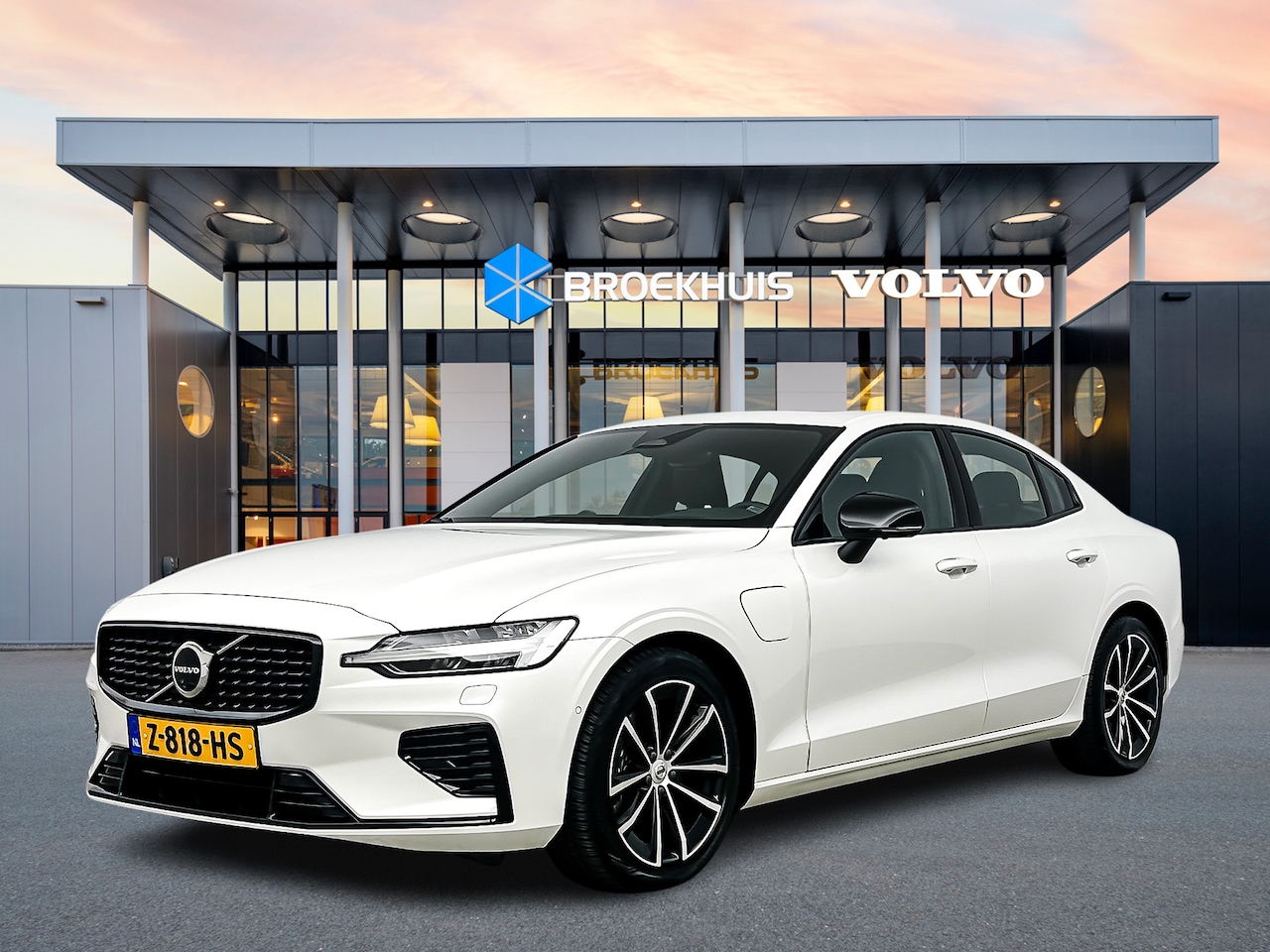 Volvo S60 - T6 Recharge AWD Ultimate Dark | Bowers & Wilkins | 360 Camera | Sportstoelen | Head-up | T - AutoWereld.nl