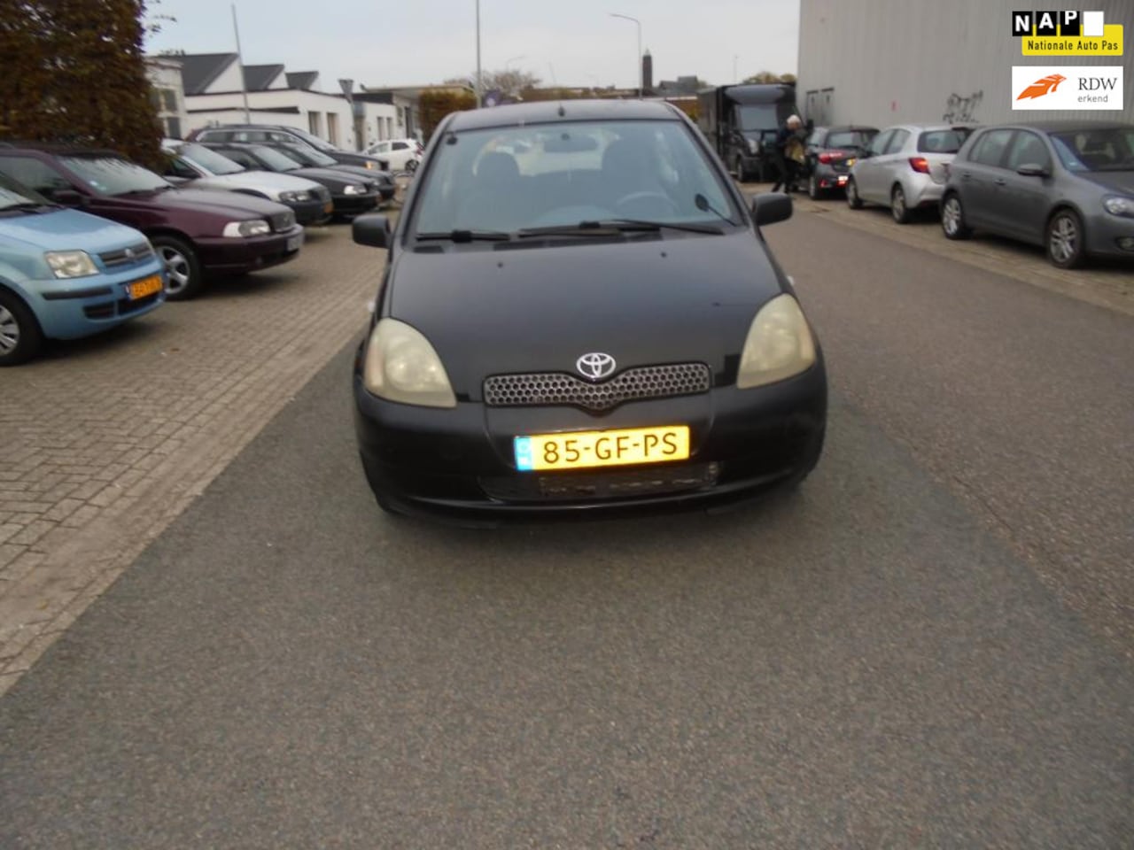 Toyota Yaris - 1.0-16V VVT-i Luna Heel weinig kilometer met{Nap} - AutoWereld.nl