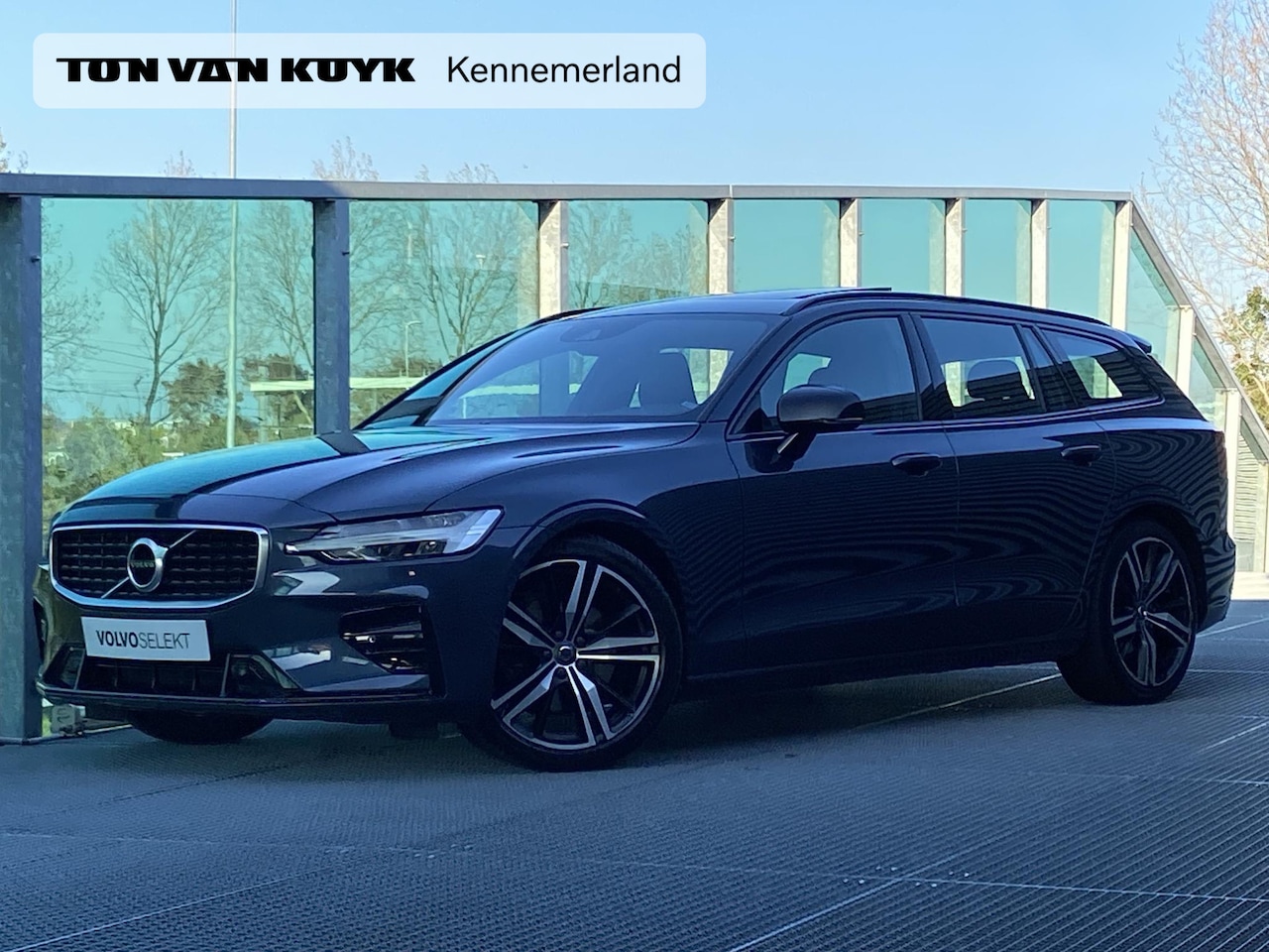 Volvo V60 - 2.0 T4 R-Design Automaat, Leder, 19 inch, Driver assist, Pilot assist, Adaptive cruise, BL - AutoWereld.nl