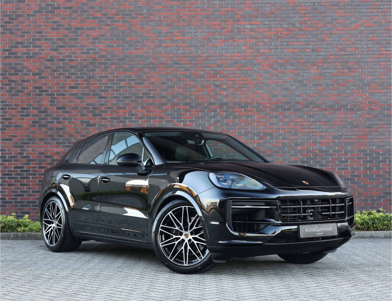 Porsche Cayenne Coupé - 3.0 E-Hybrid *Rear infotainment*Pano*BOSE*head-up* - AutoWereld.nl