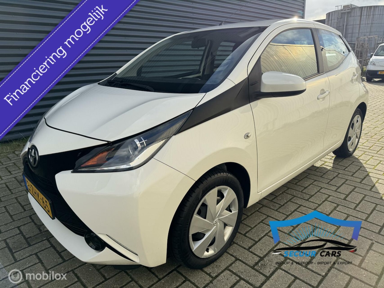 Toyota Aygo - 1.0 VVT-i x-play 1.0 VVT-i x-play - AutoWereld.nl