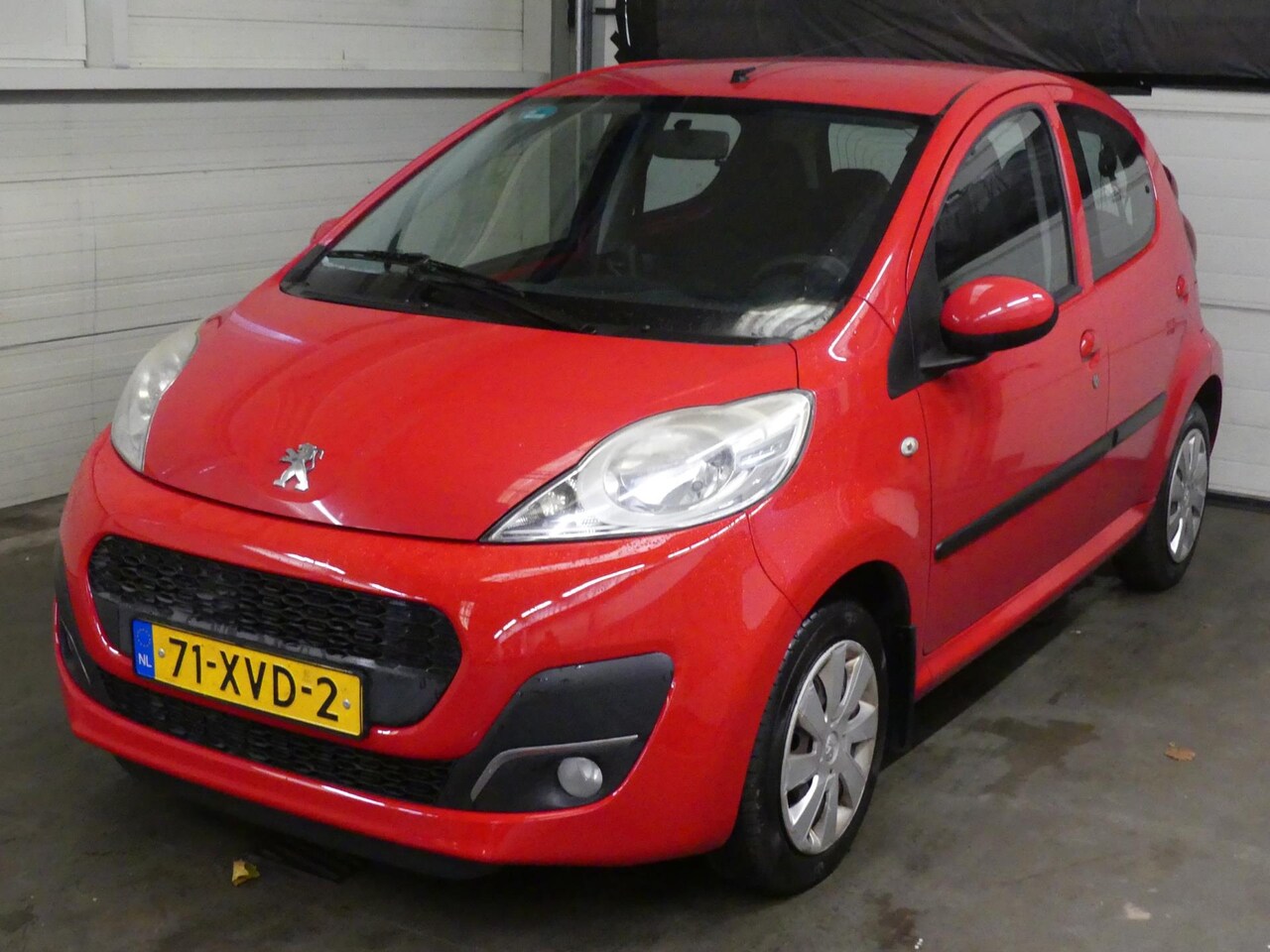 Peugeot 107 - 1.0 Active - Airco - 5 deurs - Mooie auto! - AutoWereld.nl