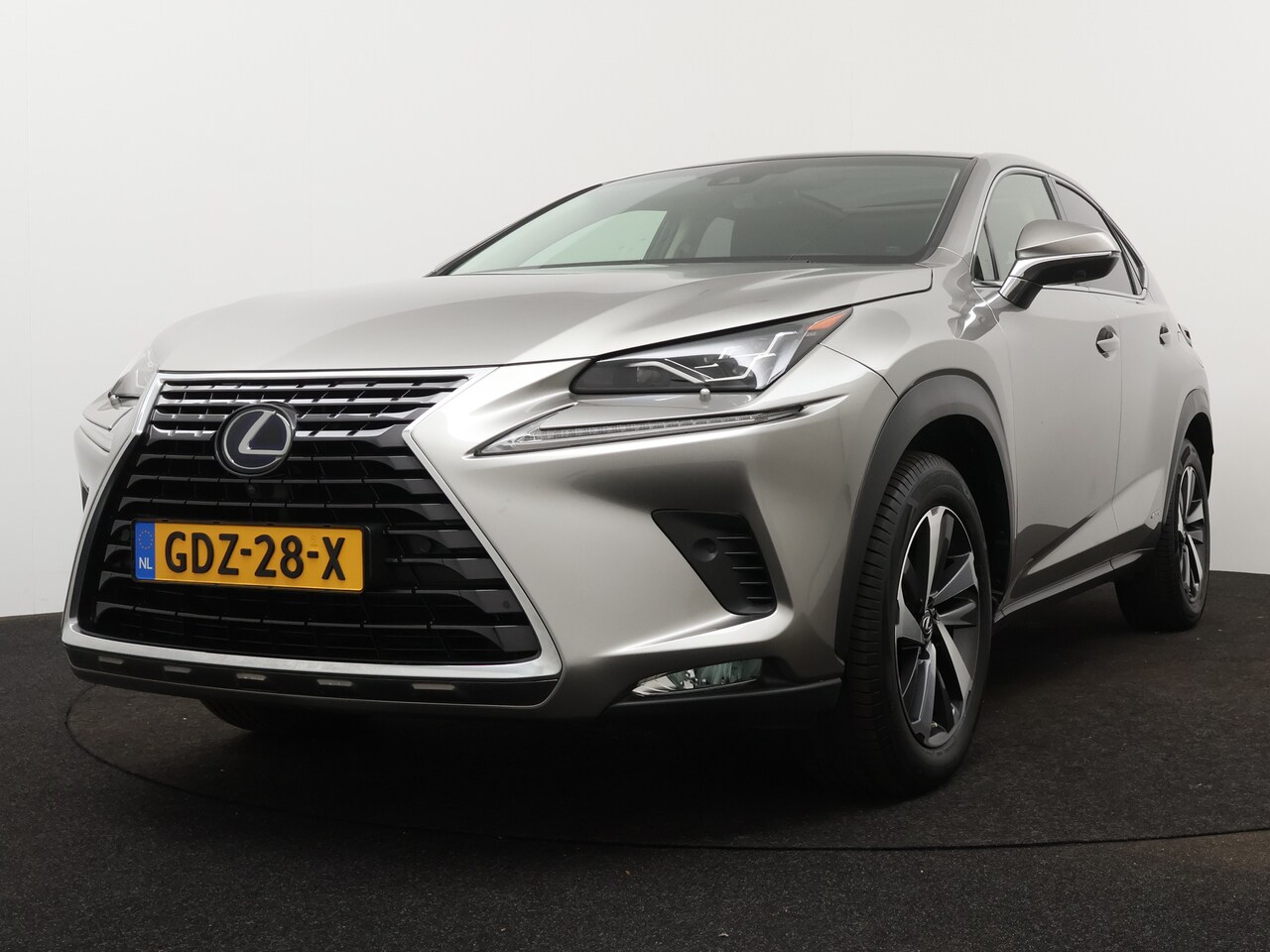 Lexus NX - 300h AWD President Line Limited | Panoramadak | Mark Levinson Audio | 360 Camera | Stoelge - AutoWereld.nl