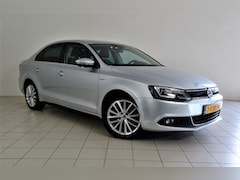 Volkswagen Jetta - 1.4 TSI Hybrid Highline Aut. DSG *XENON | NAVI-FULLMAP | ECC | CRUISE | PDC | 17"ALU | Heel veel opties