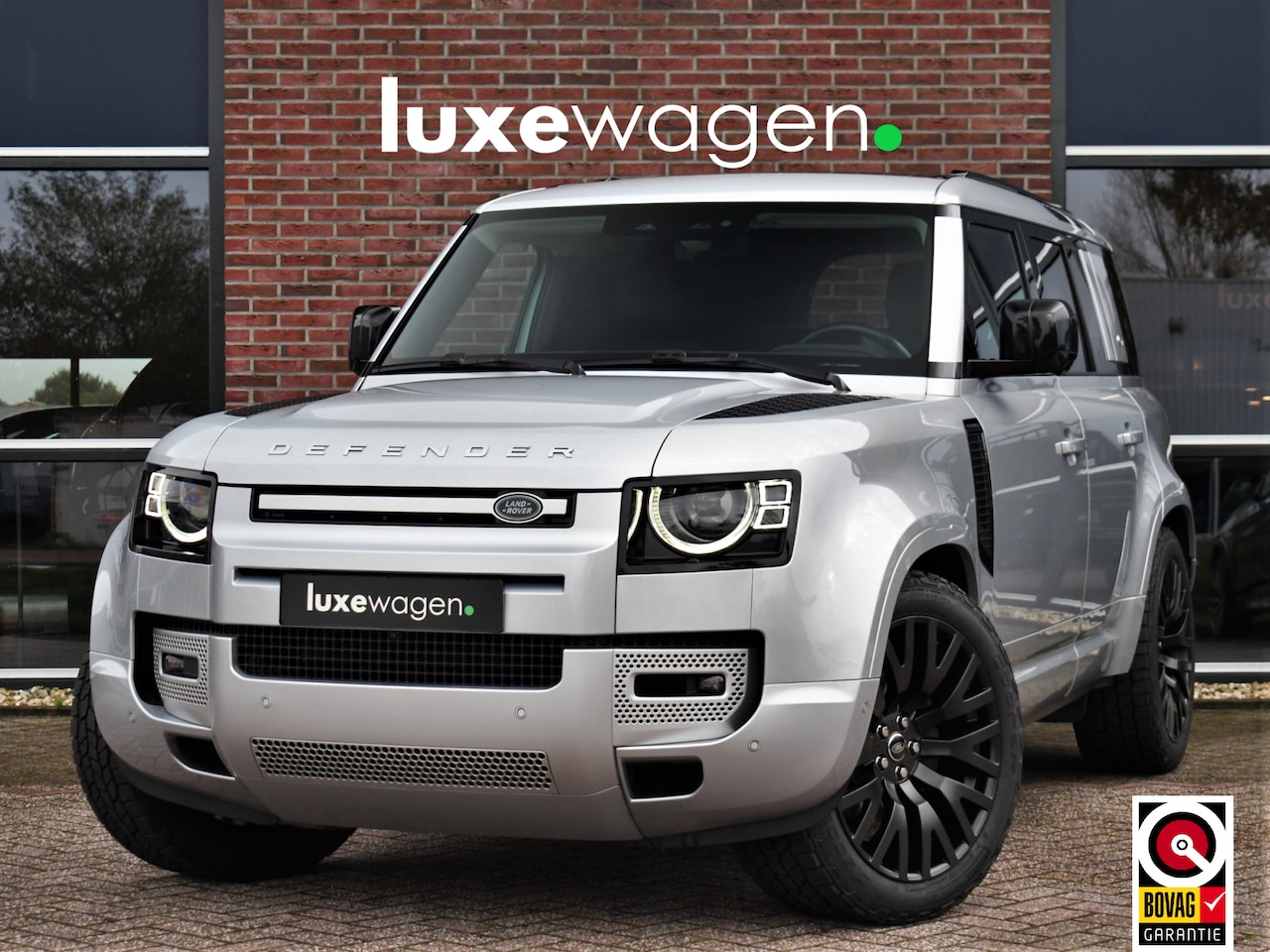 Land Rover Defender 110 - 3.0 D250 XS-Ed Pano 22inch Trekh grijs-kenteken - AutoWereld.nl