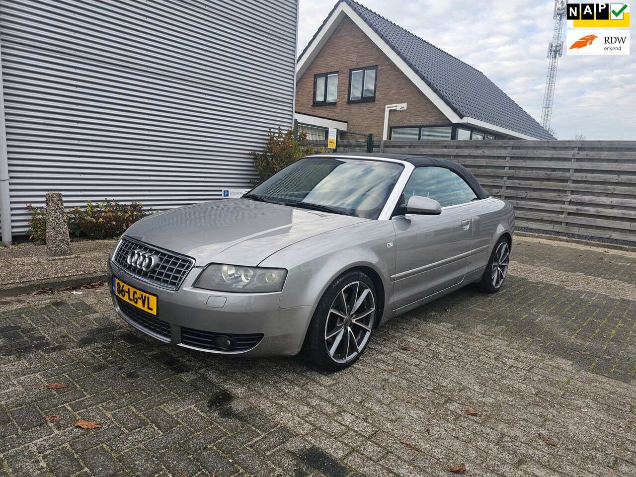 Audi A4 Cabriolet - 2.4 V6 Exclusive Automaat Clima Bj:2003 NAP! - AutoWereld.nl