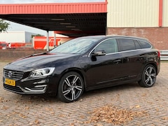 Volvo V60 - 2.4 D6 AWD Plug-In Hybrid / 1 JAAR APK / LEER