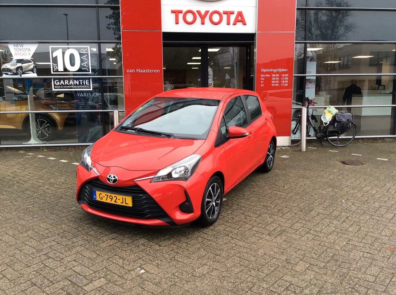 Toyota Yaris - 1.0 VVT-i Connect 1.0 VVT-i 72pk Connect - AutoWereld.nl