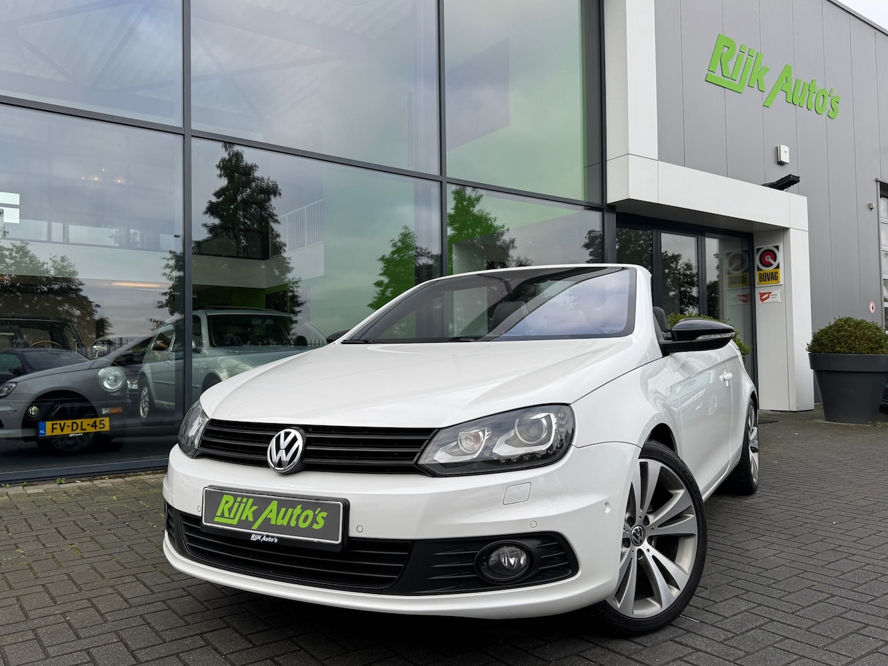 Volkswagen Eos - 2.0 TSI Highline * Xenon/ Led * Keyless * Cruise Contol * Camera - AutoWereld.nl