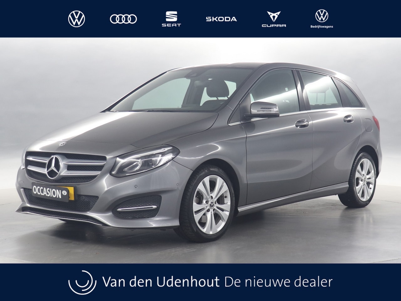 Mercedes-Benz B-klasse - 200 Prestige / Navigatie / Camera / Stoelverwarming / Trekhaak - AutoWereld.nl