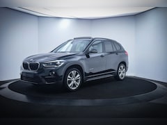 BMW X1 - 20iA X.Dr SPORT-LINE VOL PANO/HARMANKARDON/LEER/SPORTST./MEMORY/KEYLESS/STOEL+STUURVERW