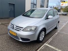 Volkswagen Golf Plus - 1.6 FSI Comfortline / AUTOMAAT / AIRCO / APK / NAVI / TREKHAAK / BOEKJES / NETTE AUTO