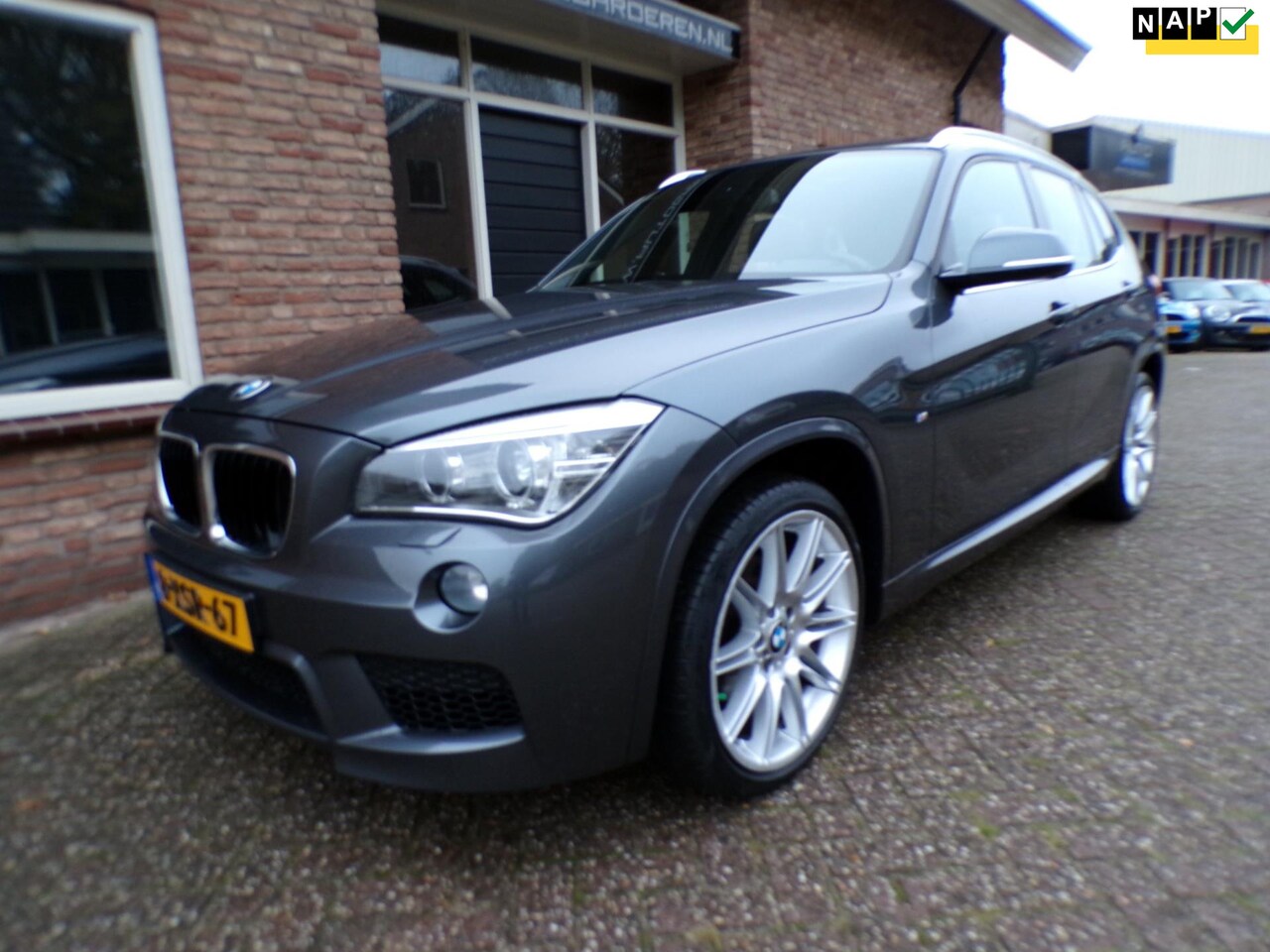 BMW X1 - SDrive20i High Executive Automaat / Leder / Panoramadak / M Pakket - AutoWereld.nl