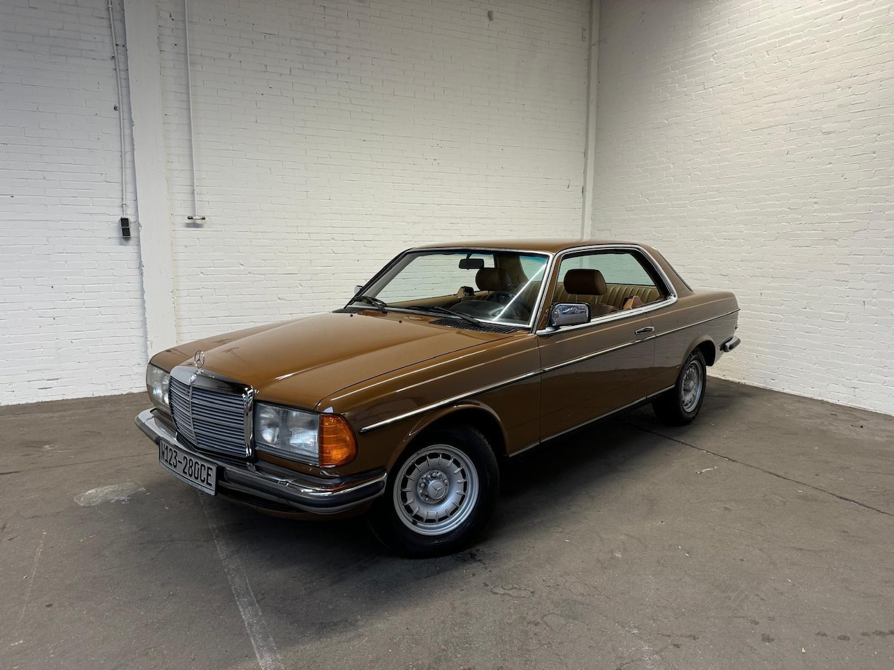 Mercedes-Benz 280 - (W123) CE Automaat|Airco|Elektrische ramen|Cruise control - AutoWereld.nl