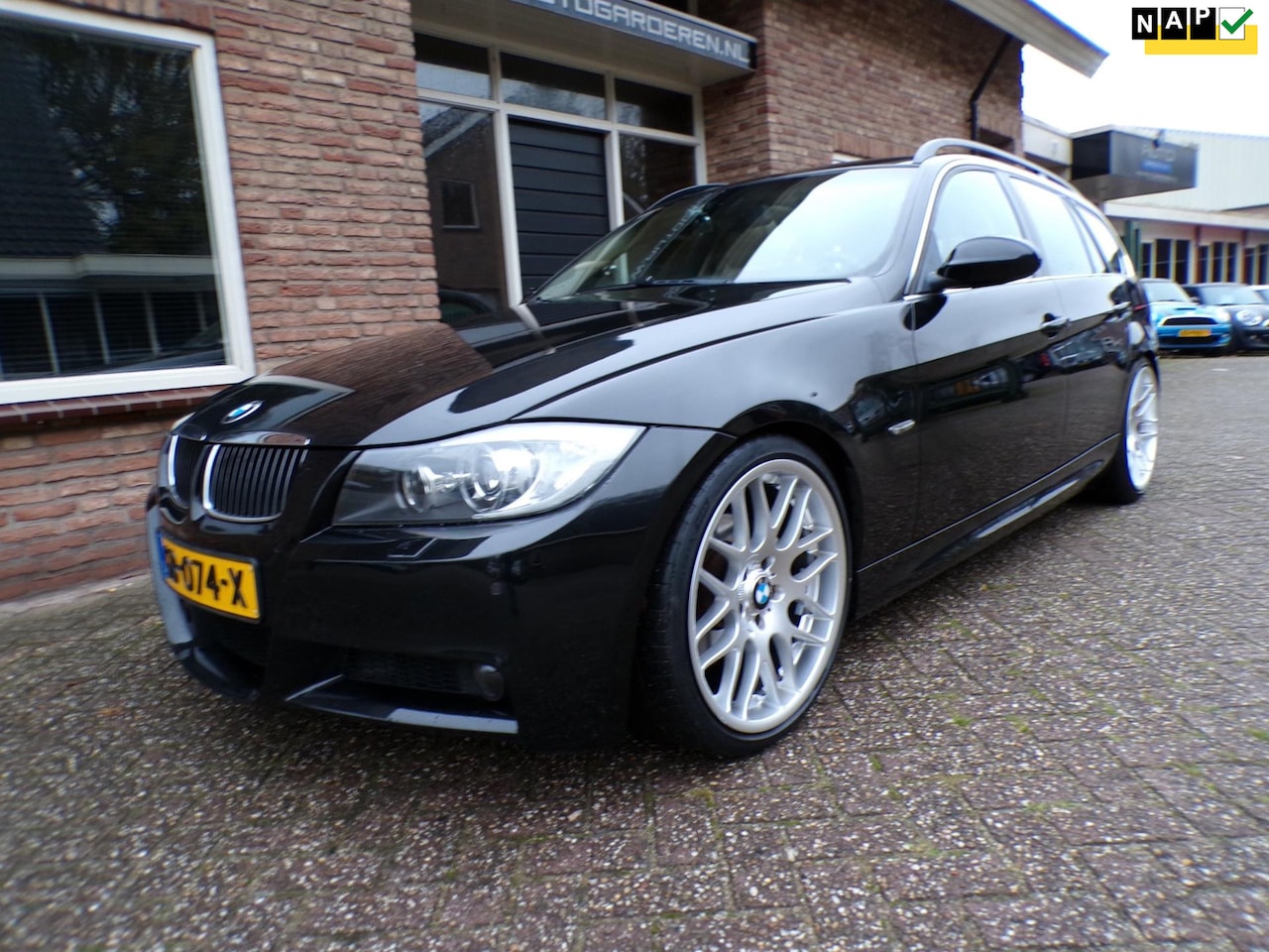 BMW 3-serie Touring - 325i Dynamic Executive Automaat / Leder / M Pakket / Panoramadak - AutoWereld.nl