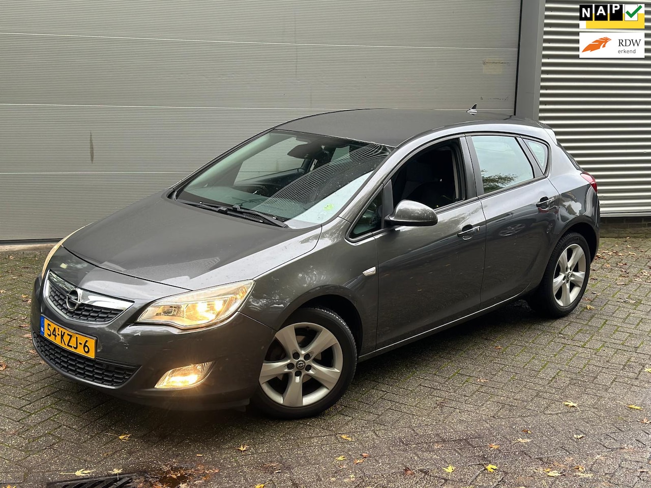 Opel Astra - 1.6 Edition / MULTIEMEDIA-NAVI / NETTE AUTO / RIJDT SCHAKELT GOED - AutoWereld.nl