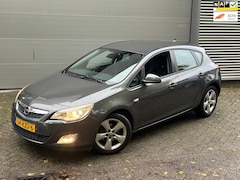 Opel Astra - 1.6 Edition / MULTIEMEDIA-NAVI / NETTE AUTO / RIJDT SCHAKELT GOED