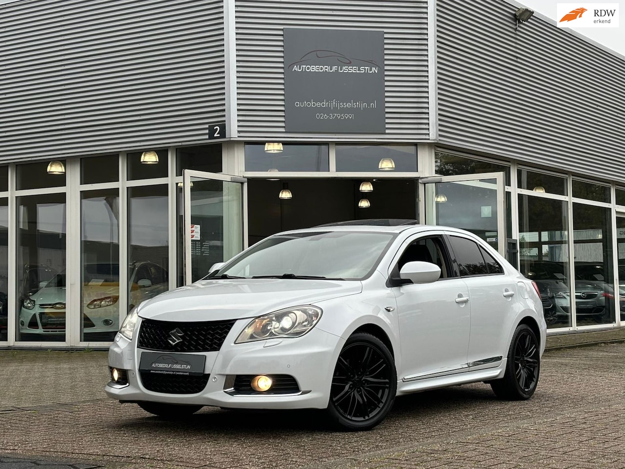 Suzuki Kizashi - 2.4 Sport / 178 Pk / Leder / cruis Control / Climate. - AutoWereld.nl