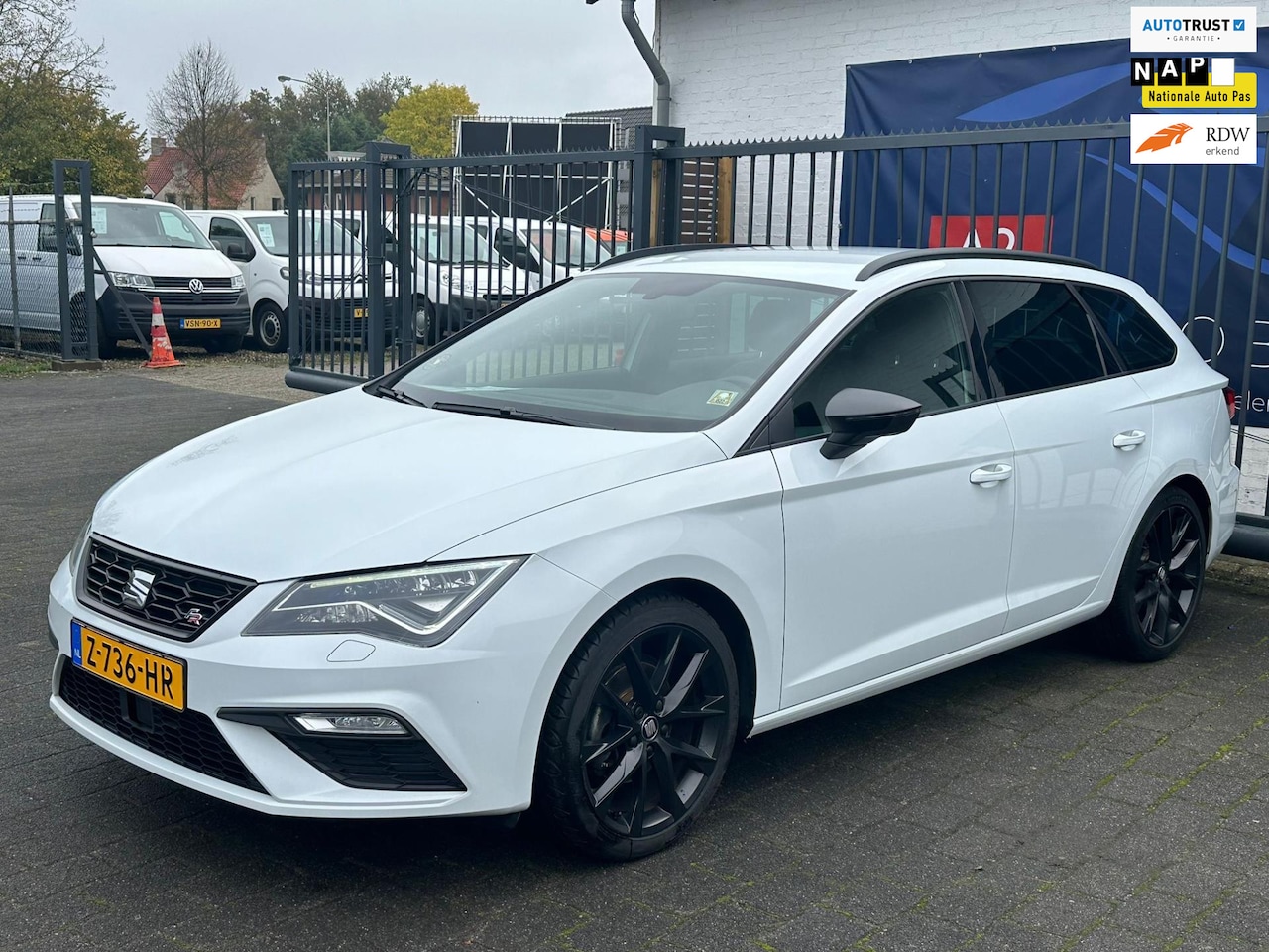 Seat Leon ST - 1.5 TSI FR Ultimate Edition Black / FR-UITVOERING / DIGITAL DASH / AUTOMAAT - AutoWereld.nl