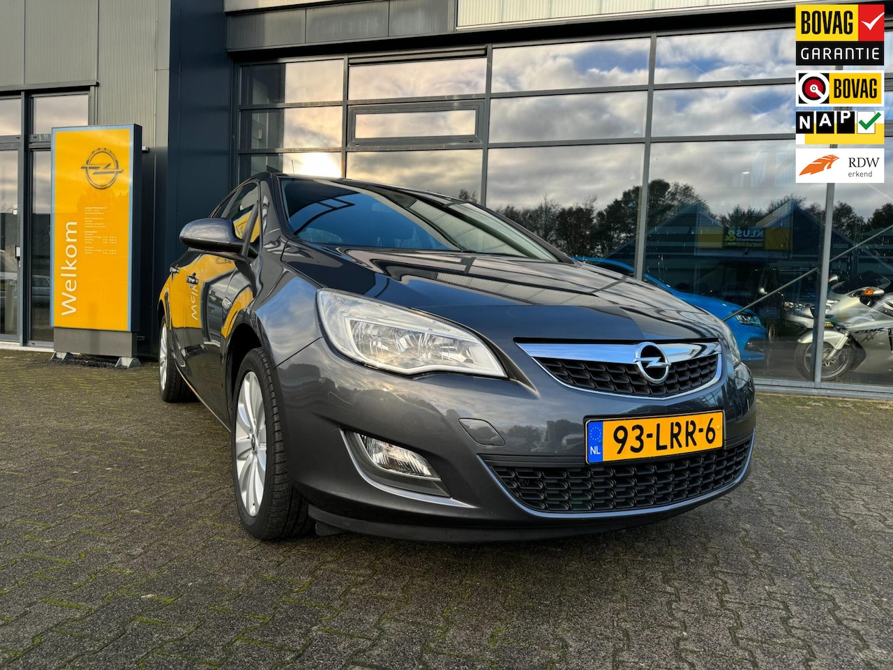 Opel Astra - 1.3 CDTi Selection met trekhaak en 17 "LM velgen - AutoWereld.nl