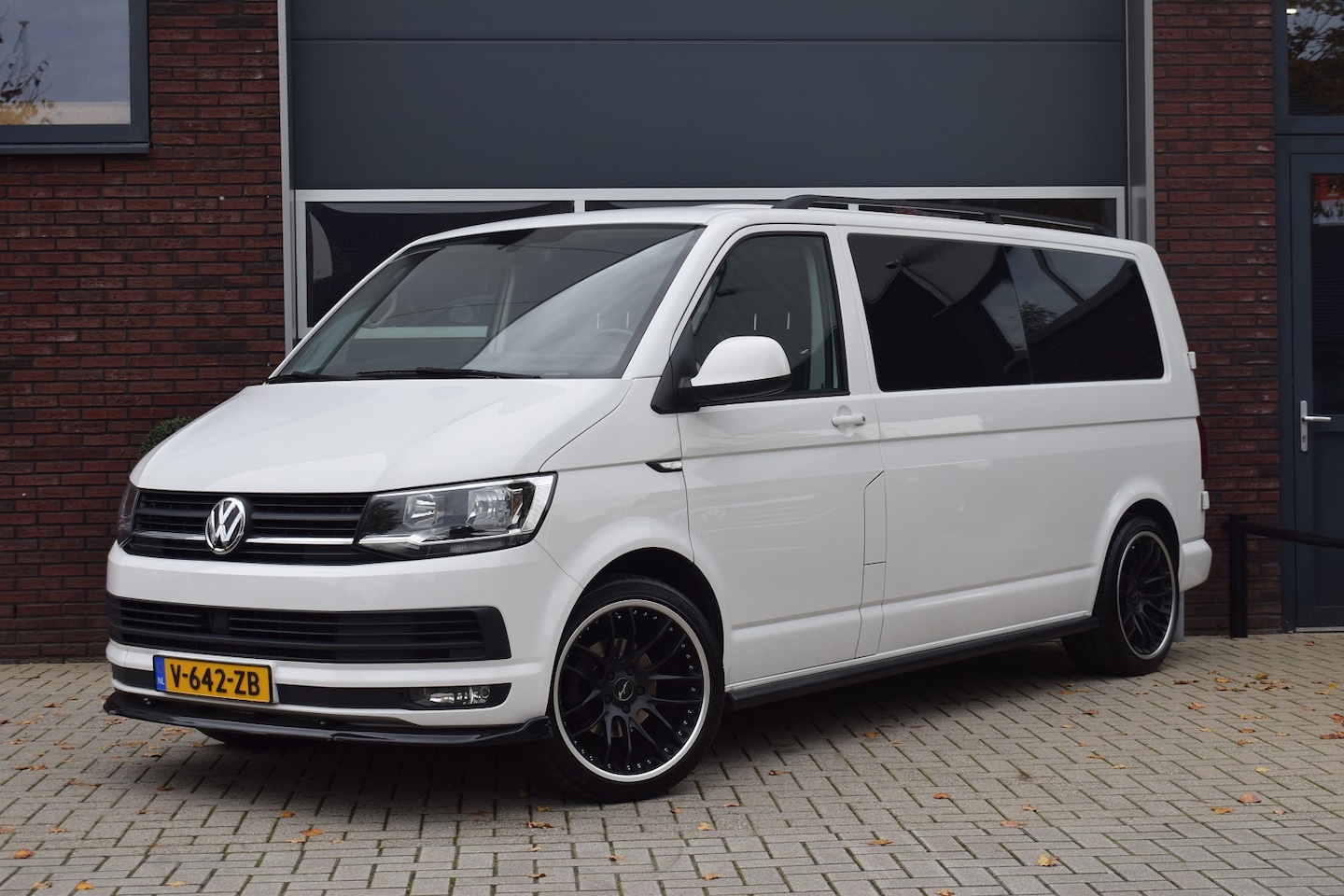 Volkswagen Transporter - 2.0 TDI 150pk L2 | Euro 6 | 20" Breyton | Airco | Cruise - AutoWereld.nl