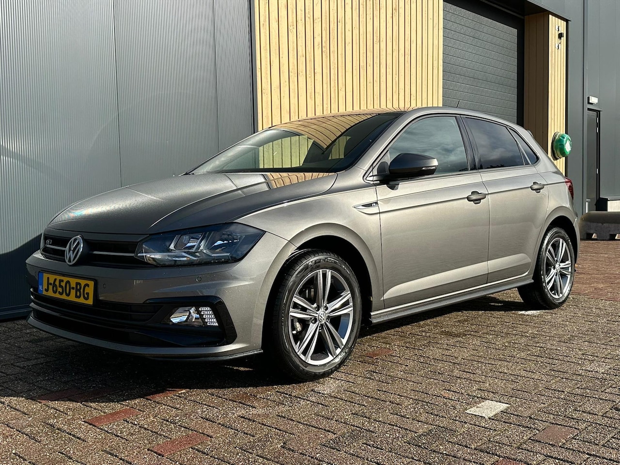 Volkswagen Polo - 1.0 DSG Highline Business R | Trekhaak | Navigatie | Adaptive Cruise | Climate - AutoWereld.nl